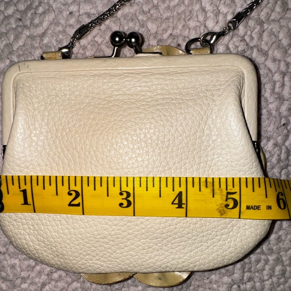 BRIGHTON BEIGE LEATHER ROSE KISSING CLOSURE CROSSBODY WHEAT CHAIN - Picture 11 of 17